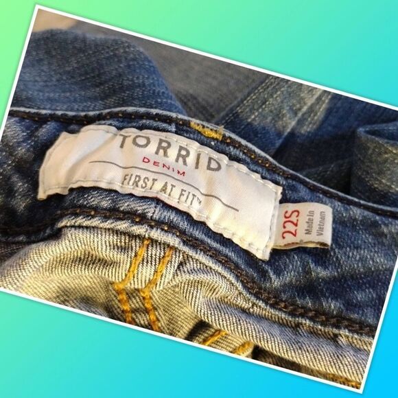 Torrid Jeans Size 22S Womens Relaxed Boot Cut Stretch Medium Wash Blue Denim ins - Picture 5 of 5